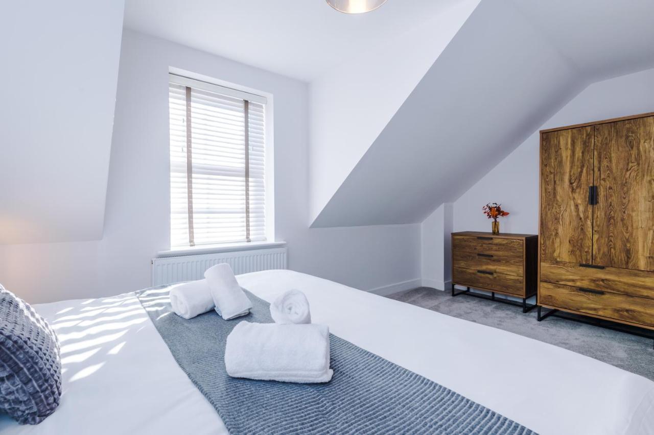 Holiday home 4 Bedroom Townhouse In - By Hilltop Serviced *