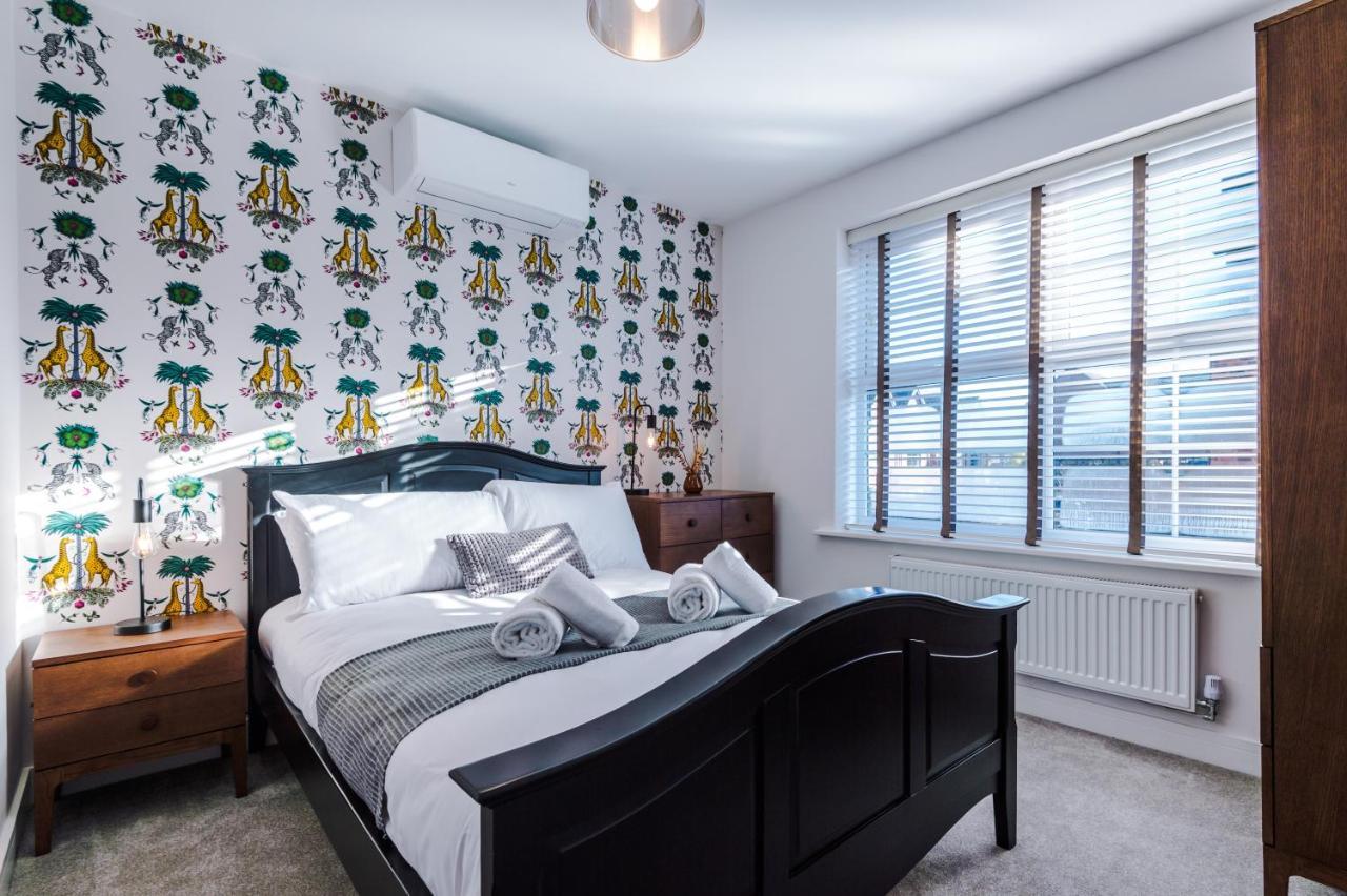 4 Bedroom Townhouse In - By Hilltop Serviced Manchester