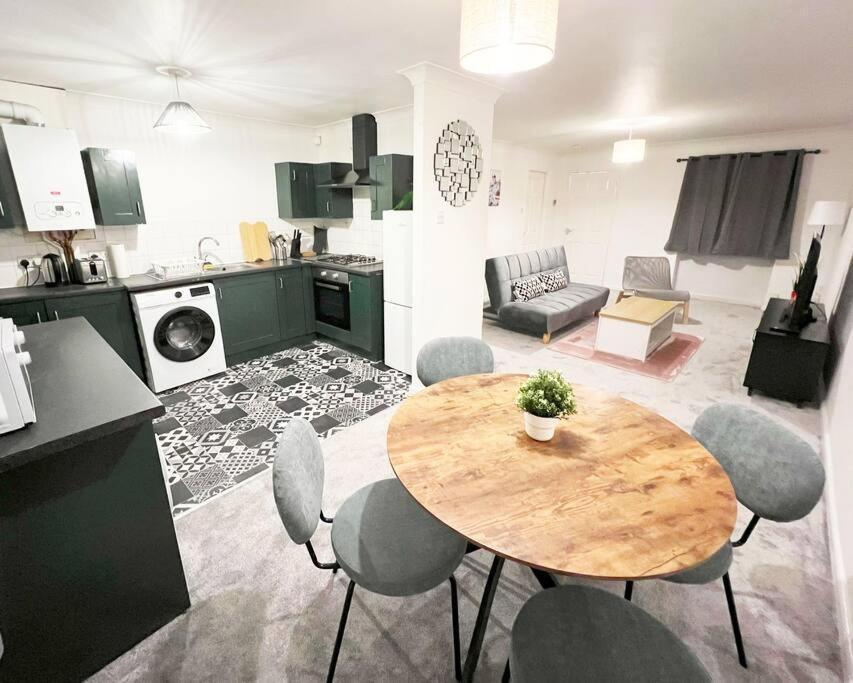Whitefield, Apartment *