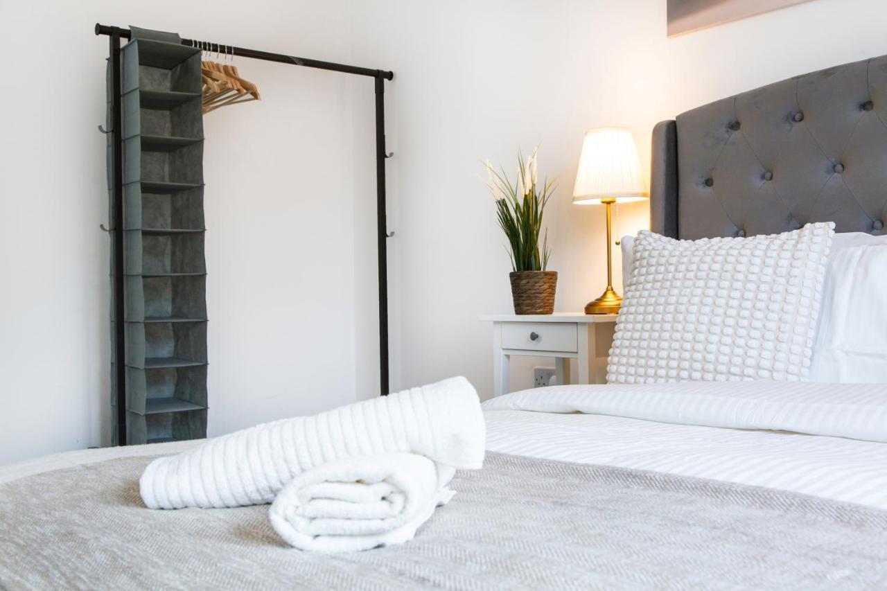 Cozy Townhouse In The Heart Of Greater * Manchester
