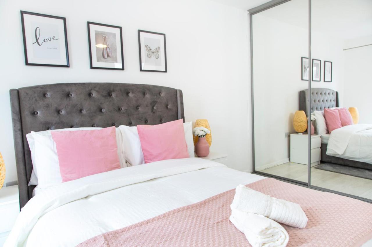 Cozy Townhouse In The Heart Of Greater