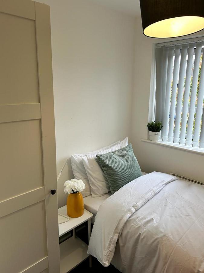 Cozy Townhouse In The Heart Of Greater Holiday home Manchester