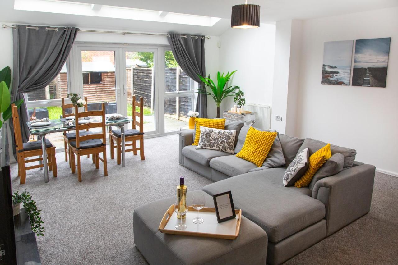 Cozy Townhouse In The Heart Of Greater Manchester