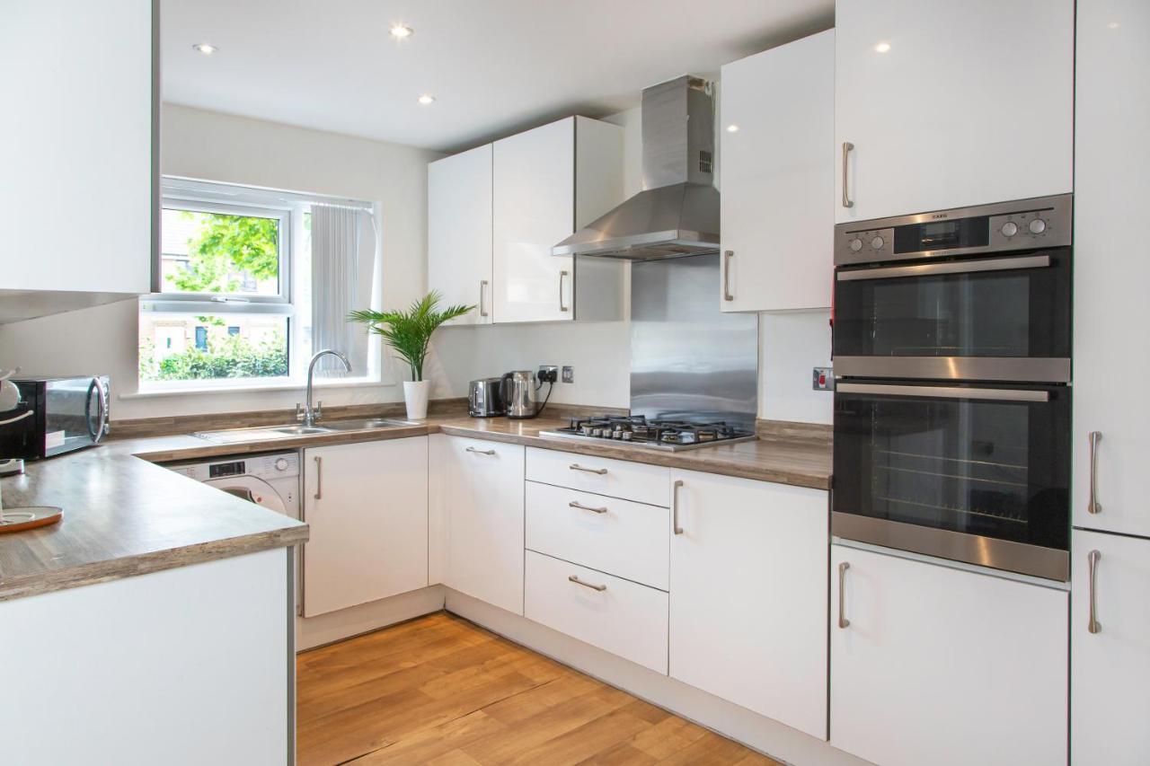 Cozy Townhouse In The Heart Of Greater * Manchester