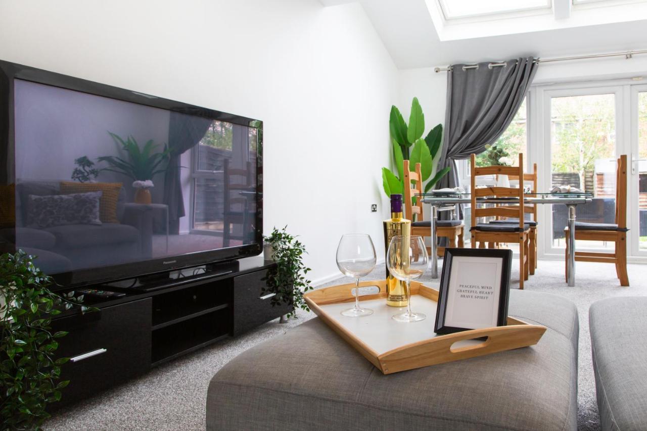 Cozy Townhouse In The Heart Of Greater Manchester