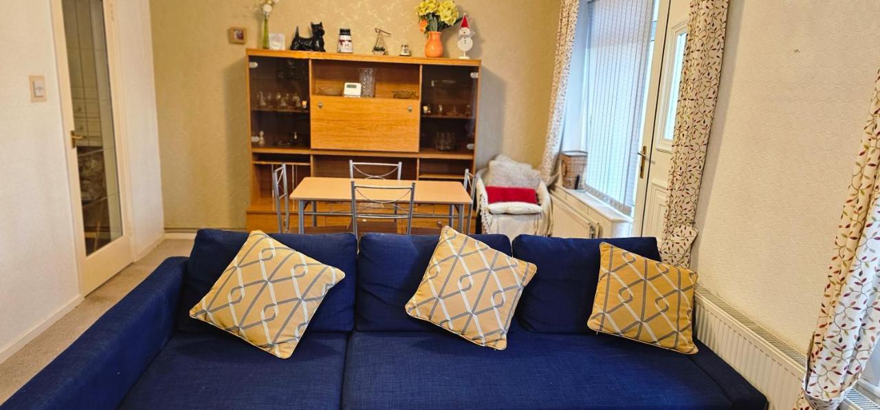 2bedroom Away From *