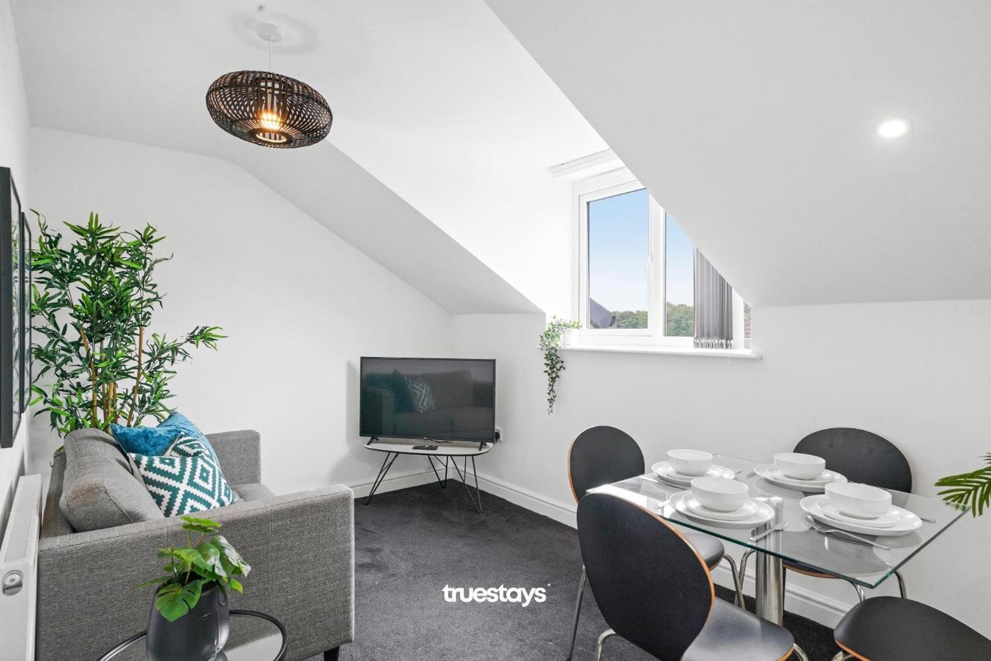 New 5 Sarah House By Truestays - 2 Bedroom - Free Parking *