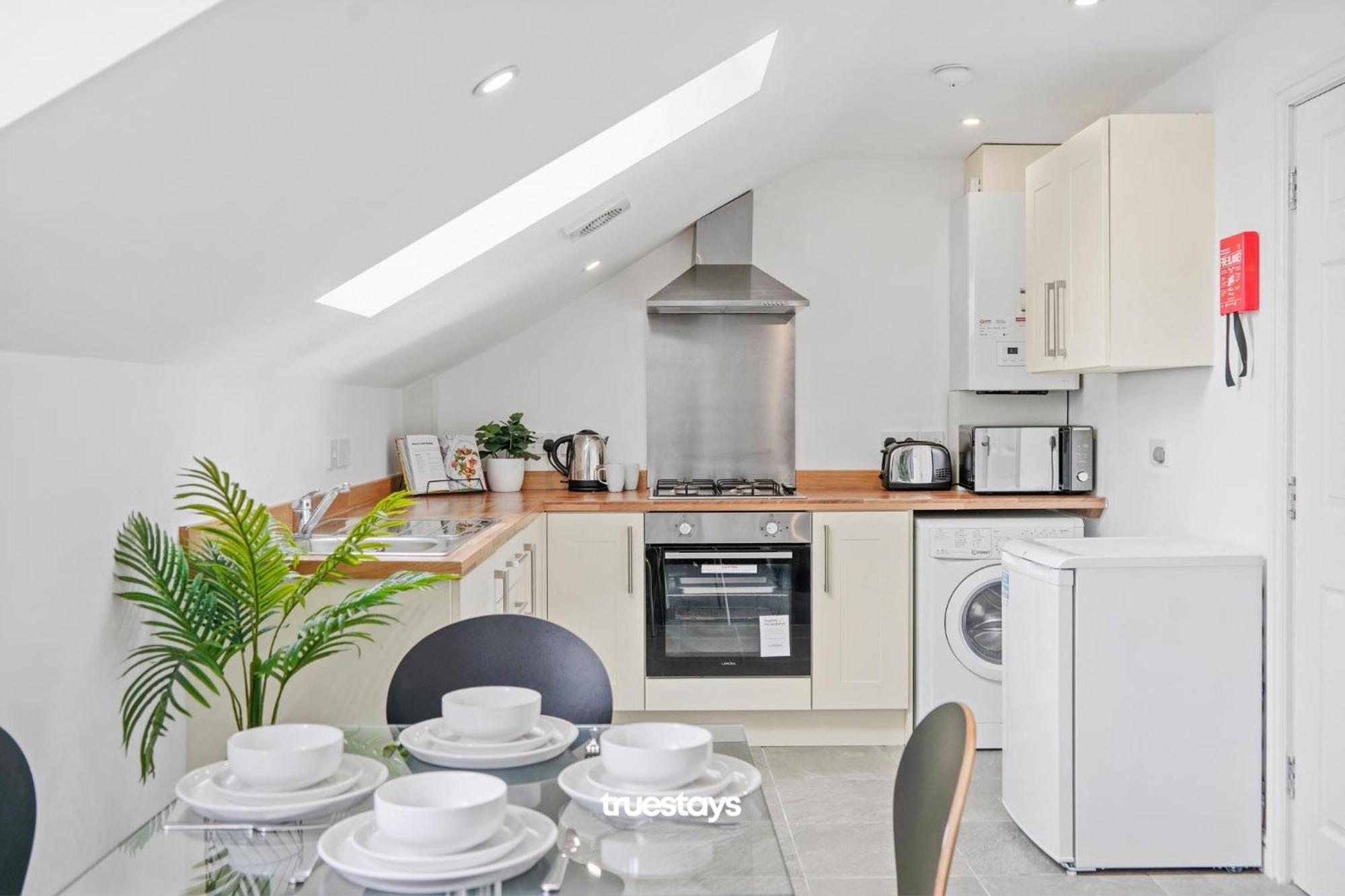 New 5 Sarah House By Truestays - 2 Bedroom - Free Parking