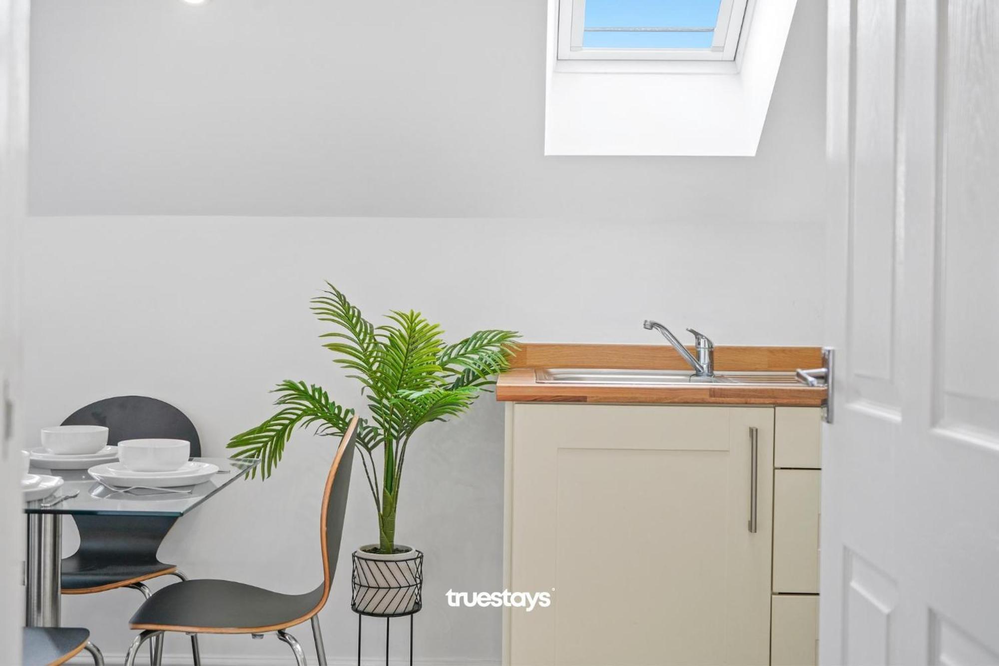 Appartement New 5 Sarah House By Truestays - 2 Bedroom - Free Parking Manchester