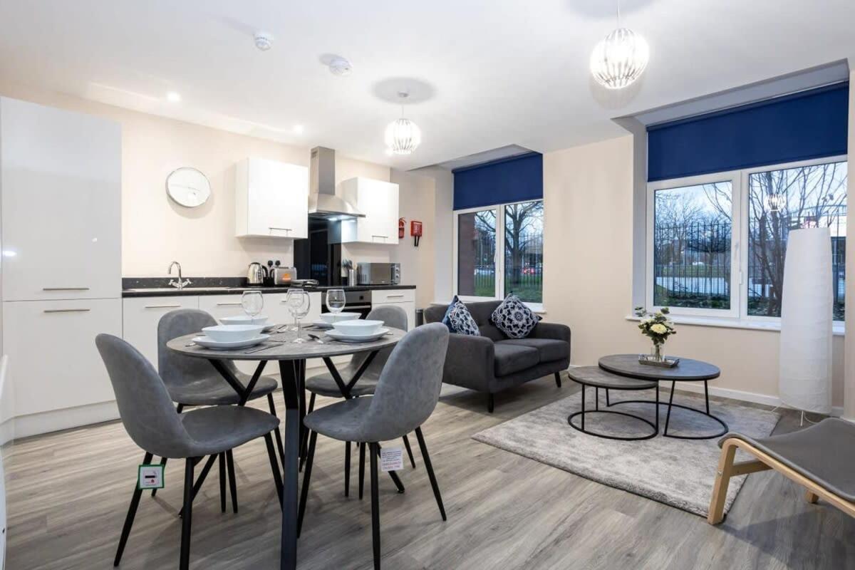 Lovely 1 Bedroom In Apartment