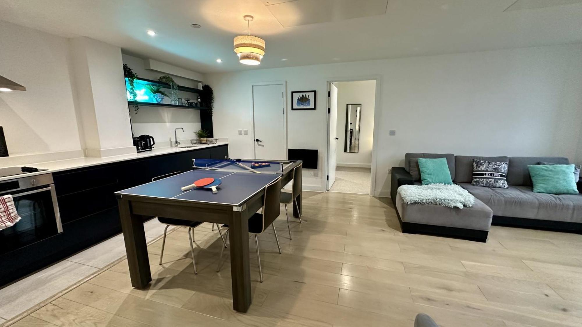 Lux Livin' - Luxury 2 Bed With Sky Garden Appartement