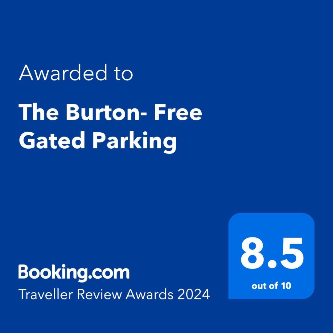 The Burton- Free Gated Parking Apartment Manchester