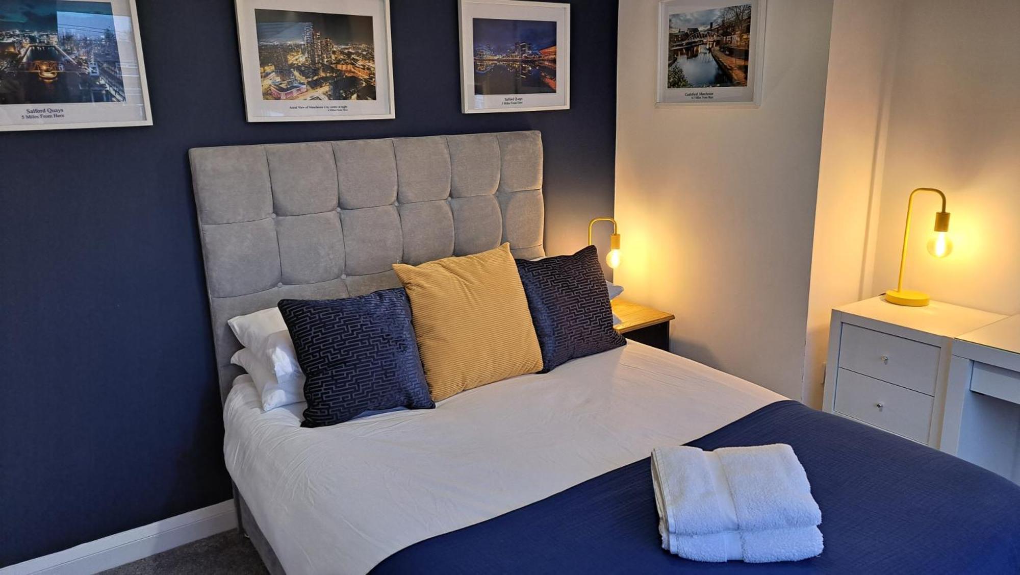 Holiday home The Heart - Cosy 3 Bedroom House With Double Driveway And Garden In *