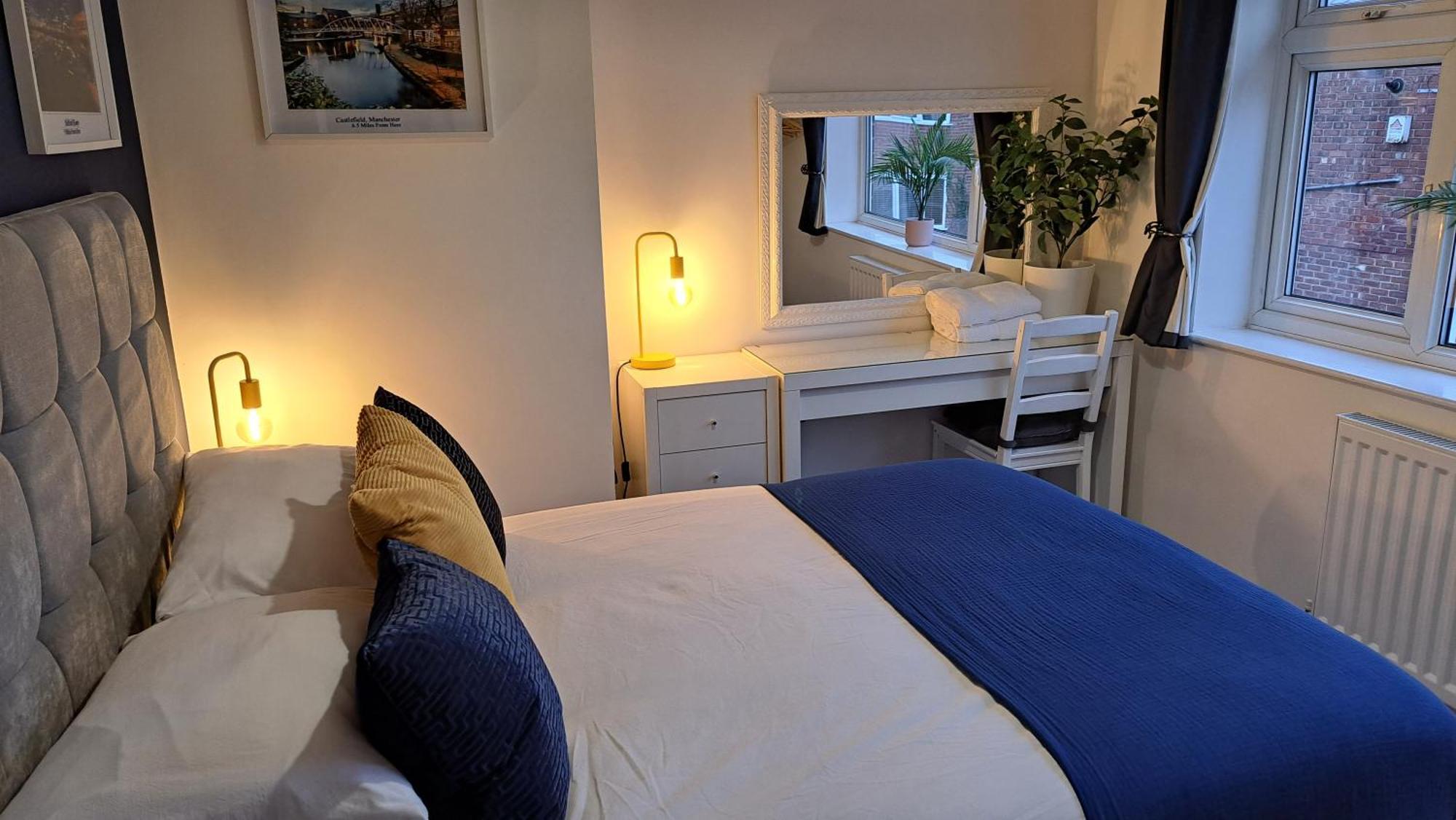 The Heart - Cosy 3 Bedroom House With Double Driveway And Garden In