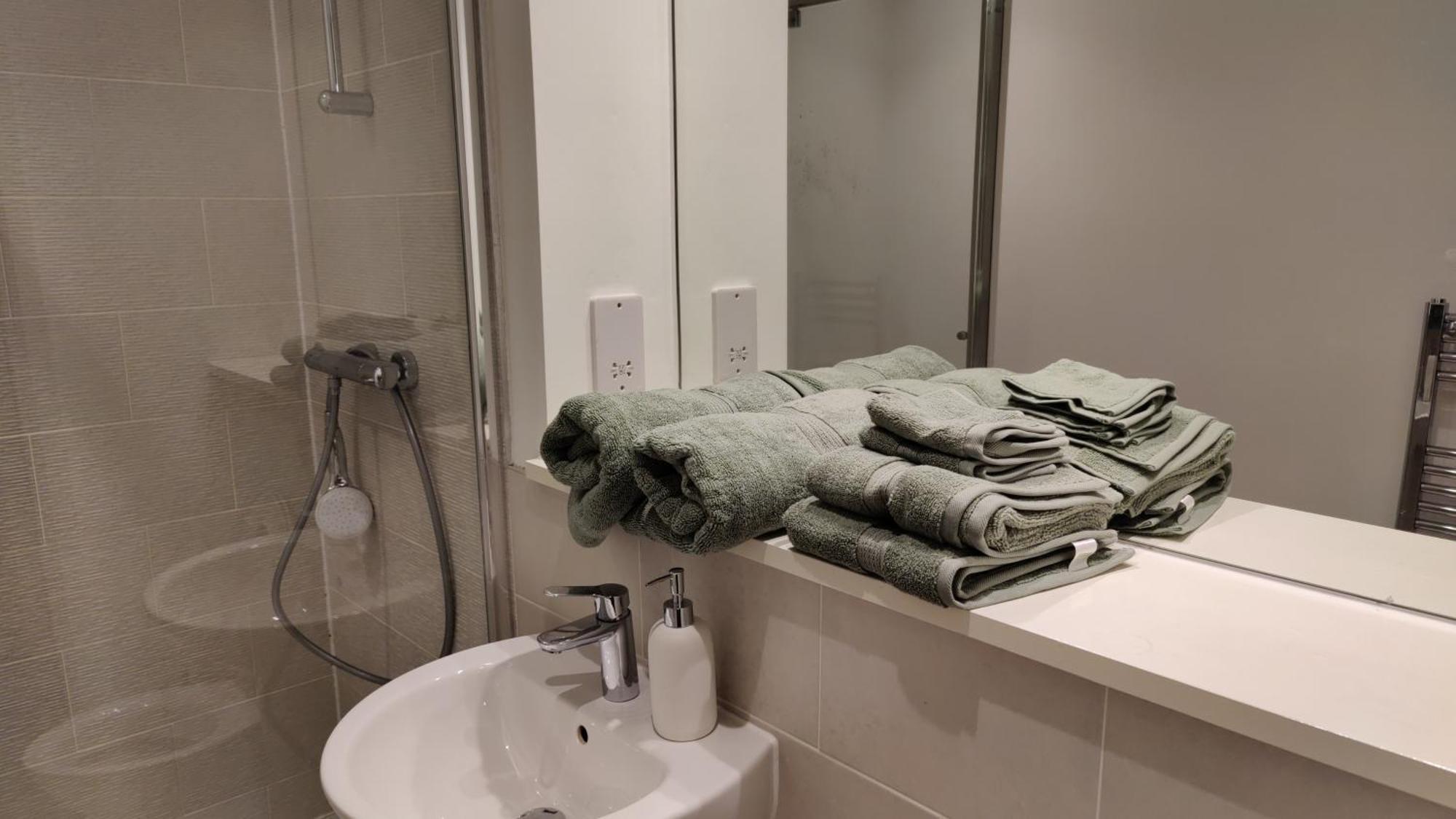Quayside Penthouse 2 Bedroom Ensuite Near Media & United