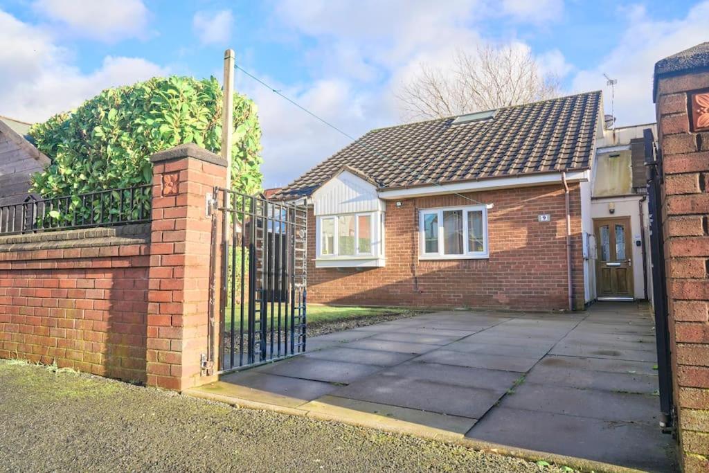Bespoke Salford Quays - Garden, Wifi And Parking *