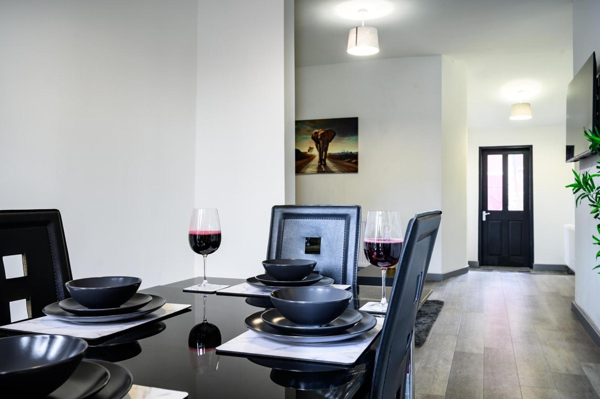 Serviced Northernnightzzz - The Park Holiday home