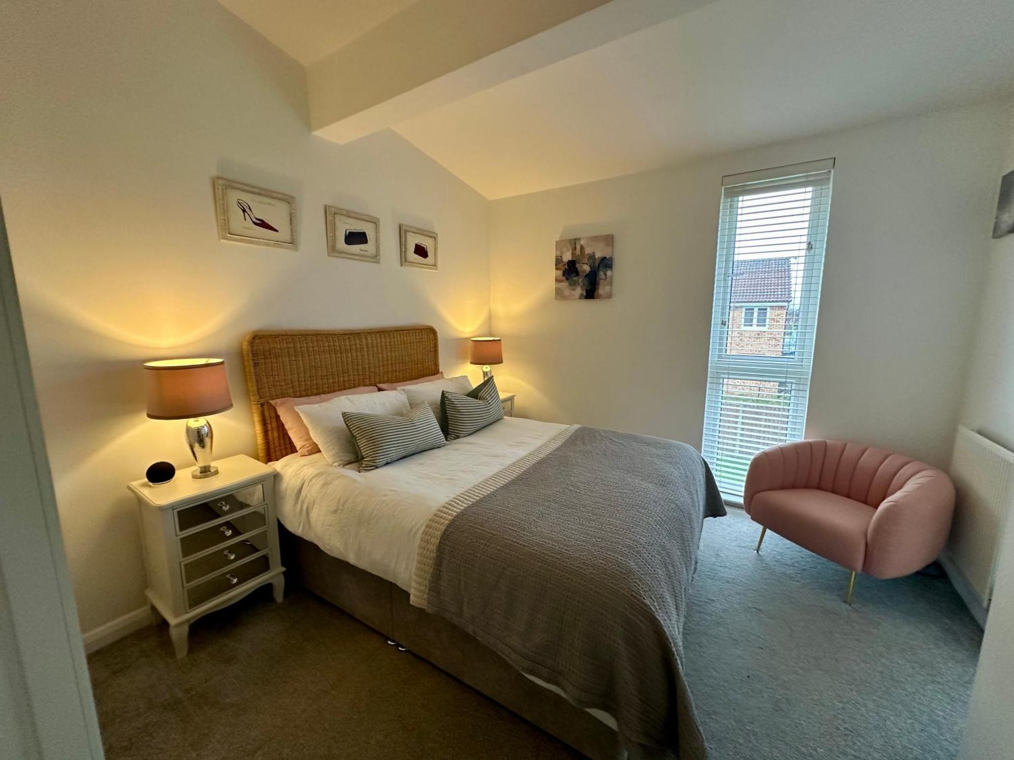 Holiday home 6 Guests- 3 Bedroom House Mcr Ao & Etihad Parking & Wi Fi Manchester