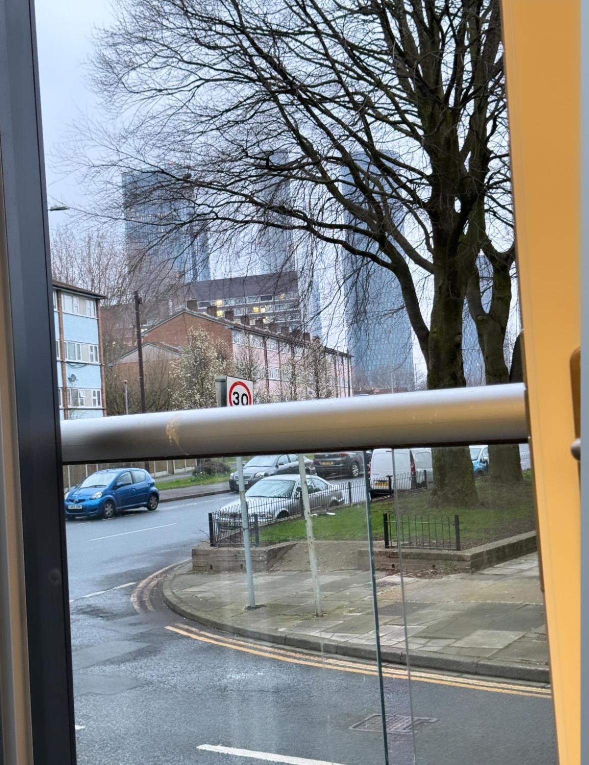 Luxury 2 Bedroom In Centre - Free Parking *