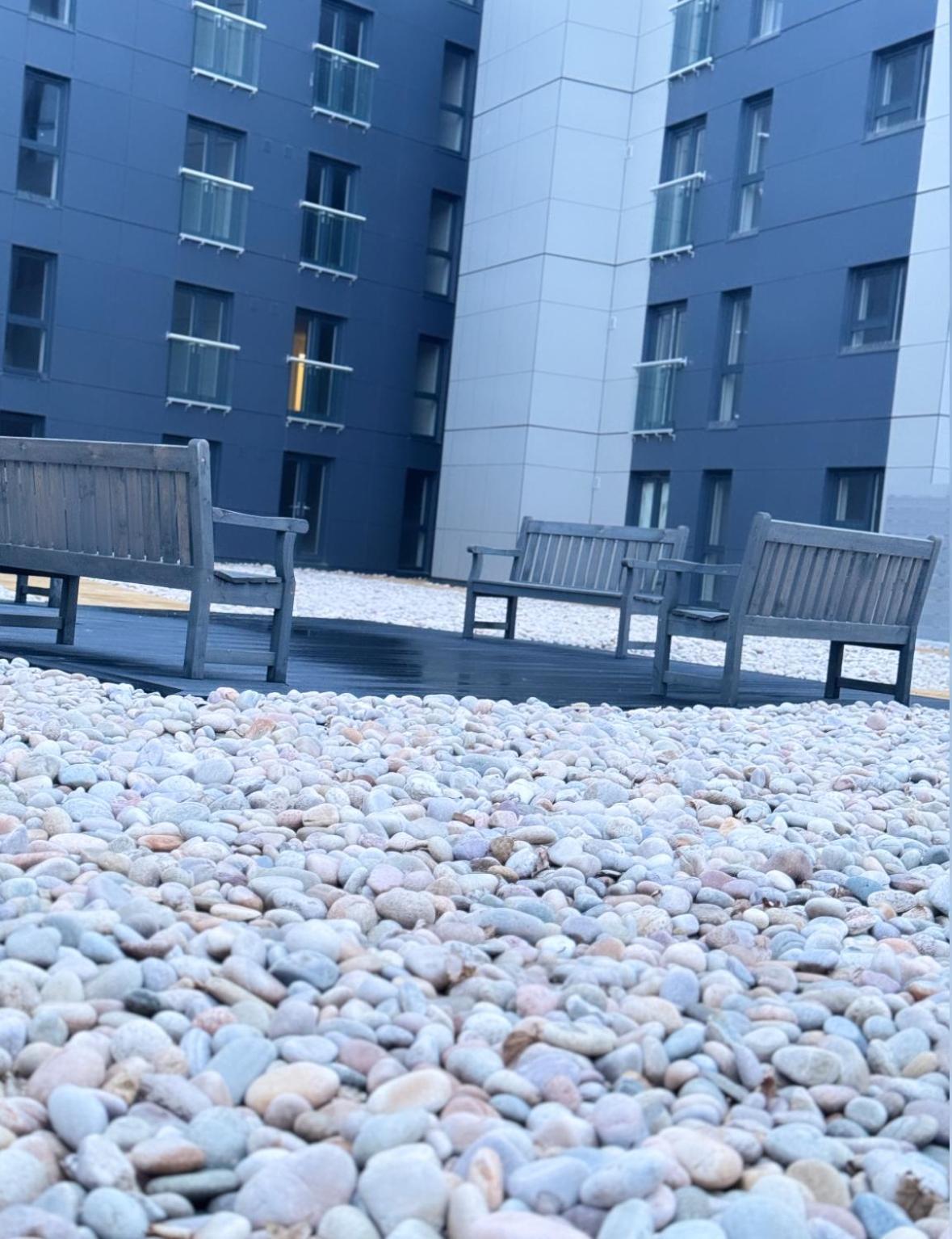 Luxury 2 Bedroom In Centre - Free Parking