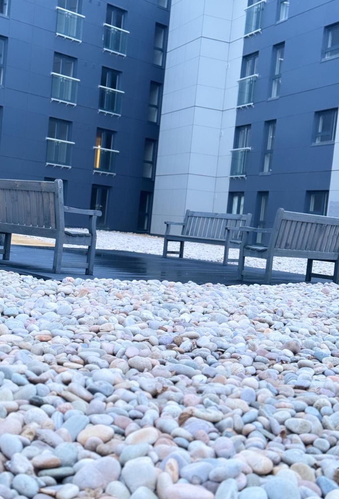 Luxury 2 Bedroom In Centre - Free Parking *