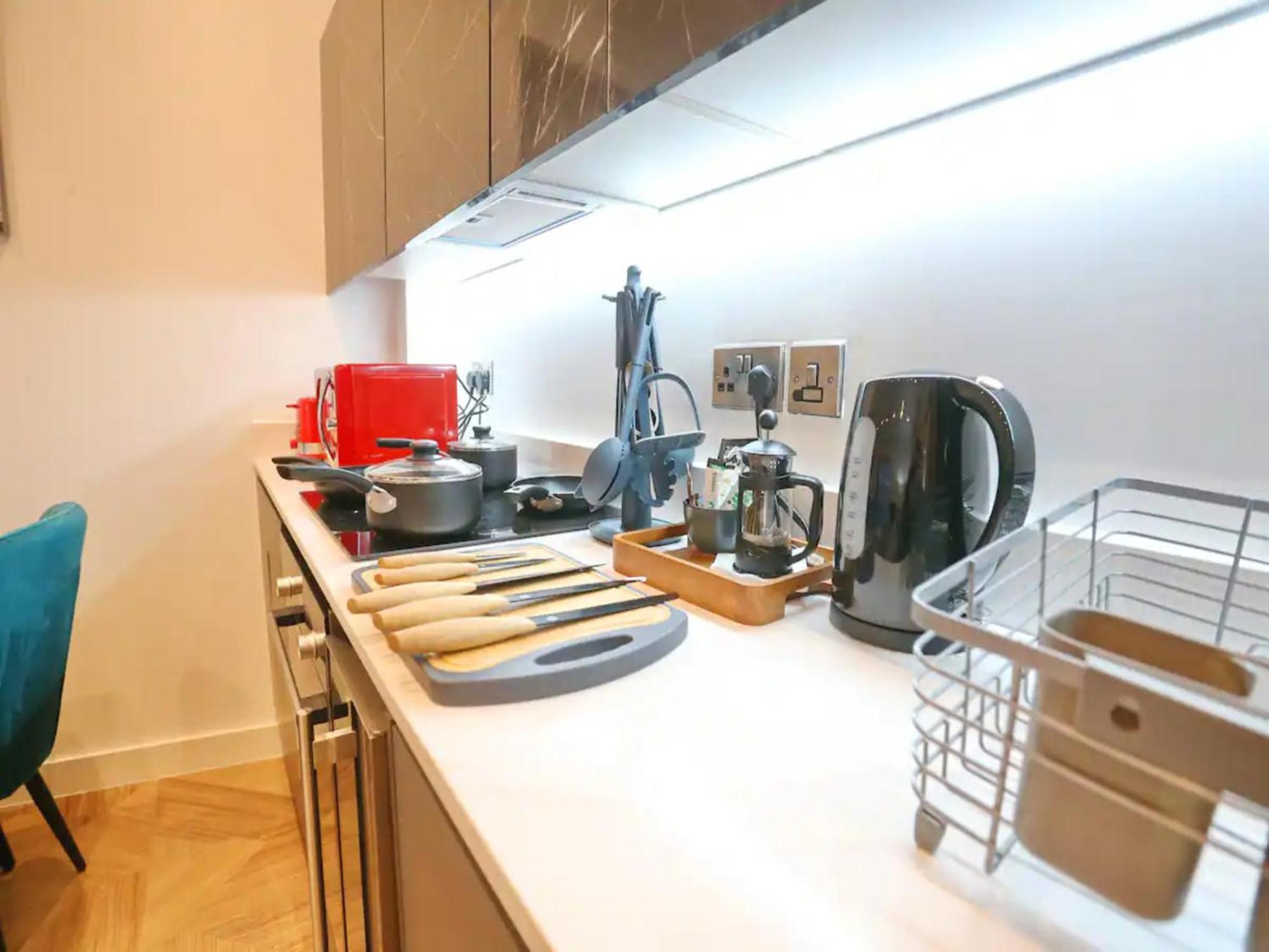 Pass The Keys 3 Bed Flat 8 Min Walk To Centre Apartment *