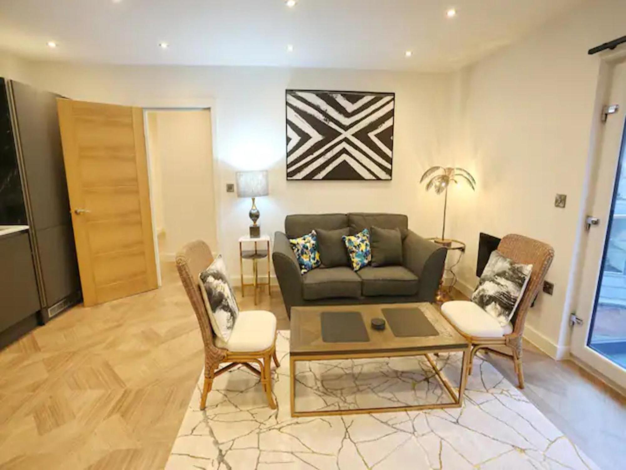 Apartment Pass The Keys 3 Bed Flat 8 Min Walk To Centre