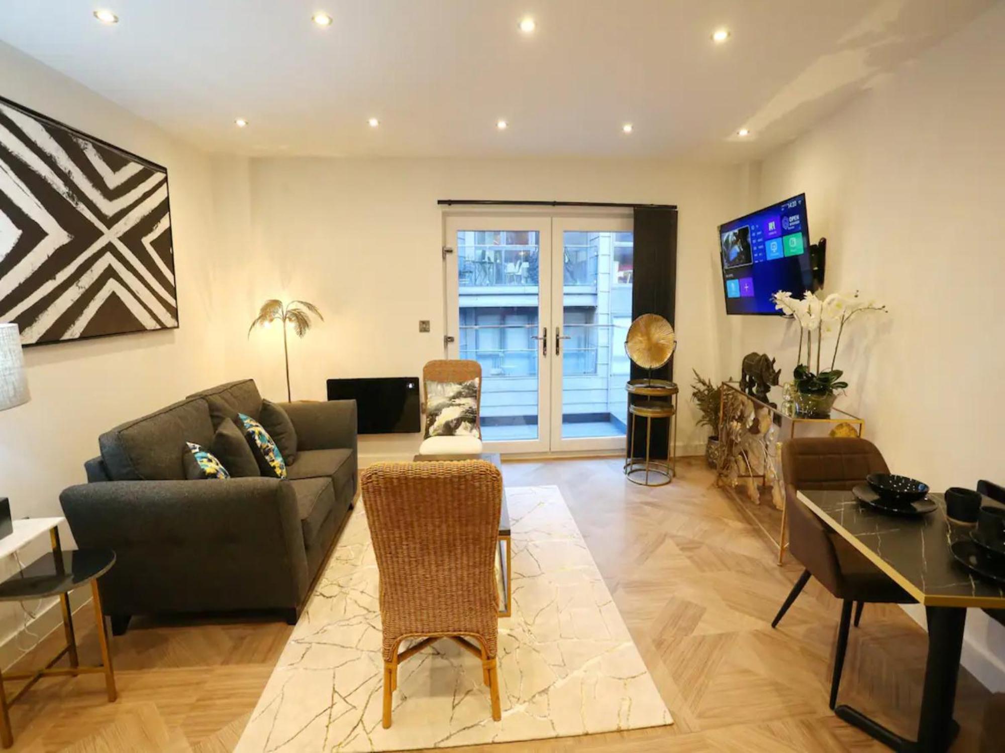 Pass The Keys 3 Bed Flat 8 Min Walk To Centre * Manchester