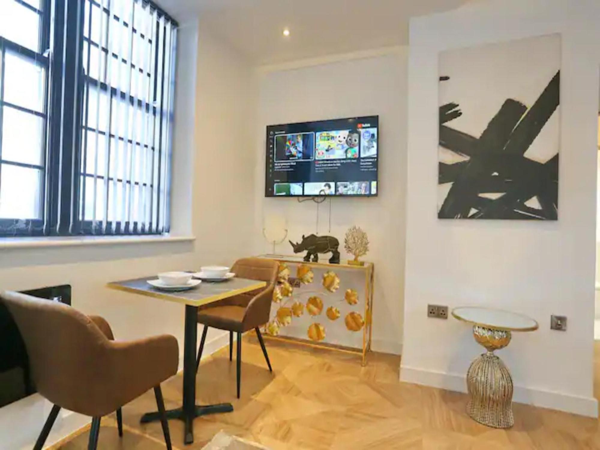Pass The Keys Stunning King Bed Flat 9 Min Walk From Arndale Apartment *