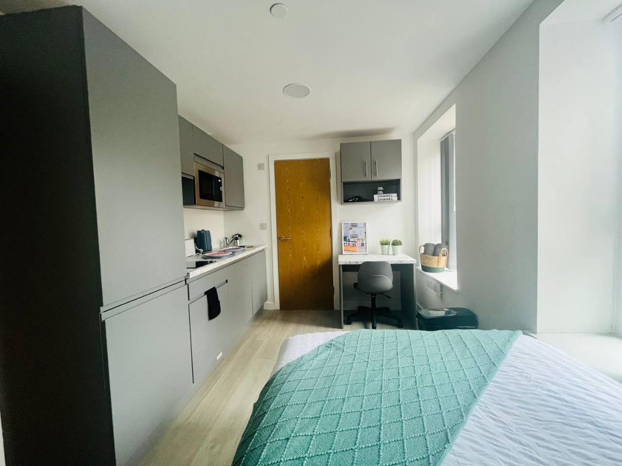 Modern Minimalist Studio In Stretford Manchester