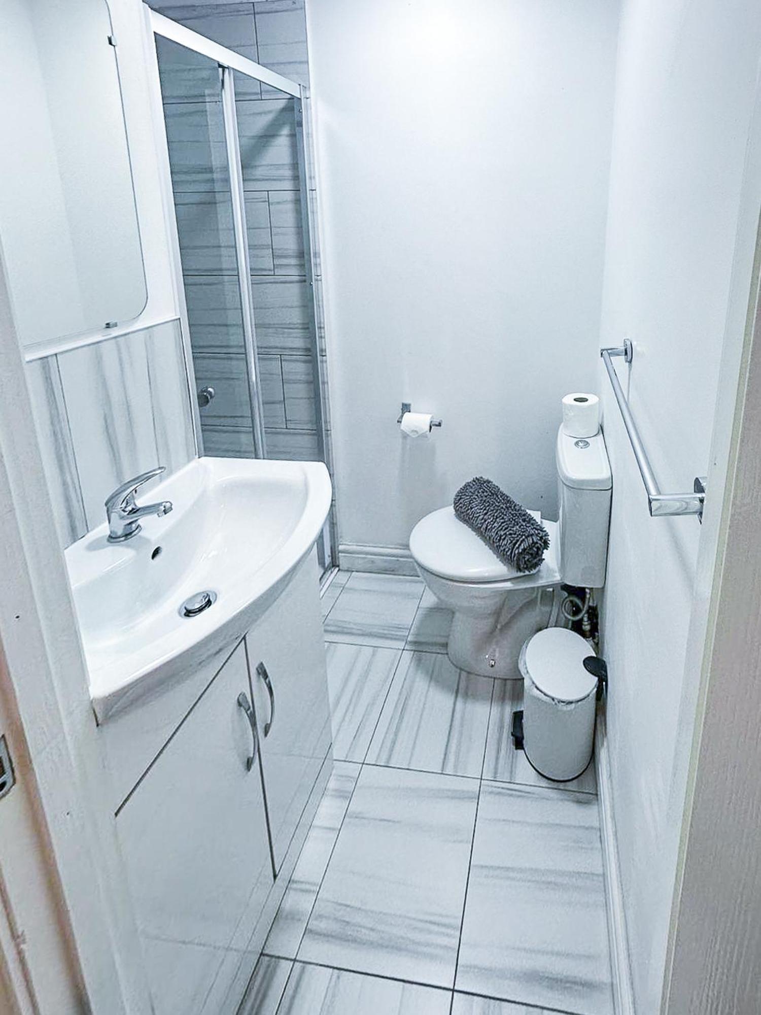 Ashfield Co-Living - Private Room Self-Cater Vakantiehuis