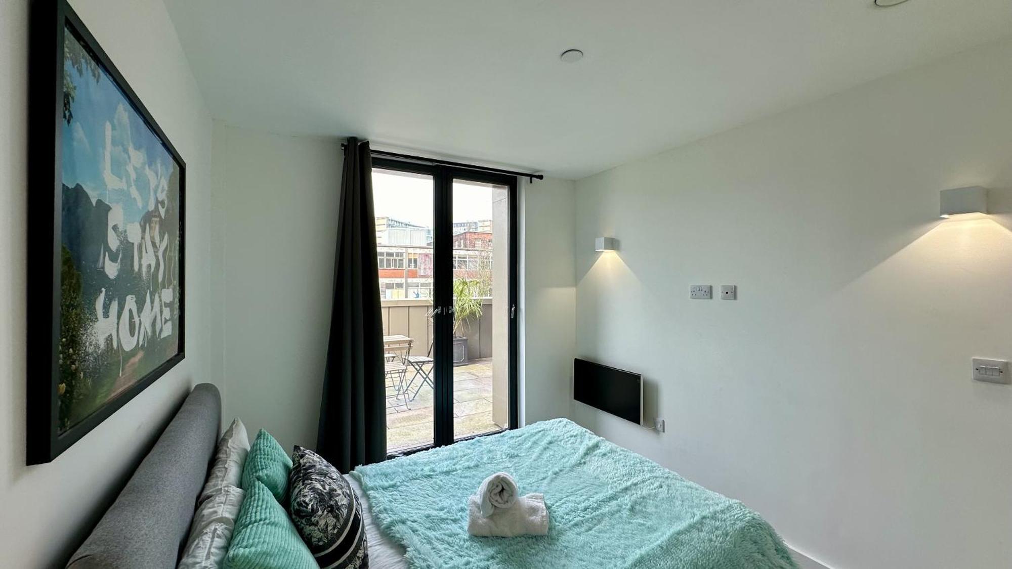Lux Livin' - Luxury 2 Bed With Sky Garden Appartement