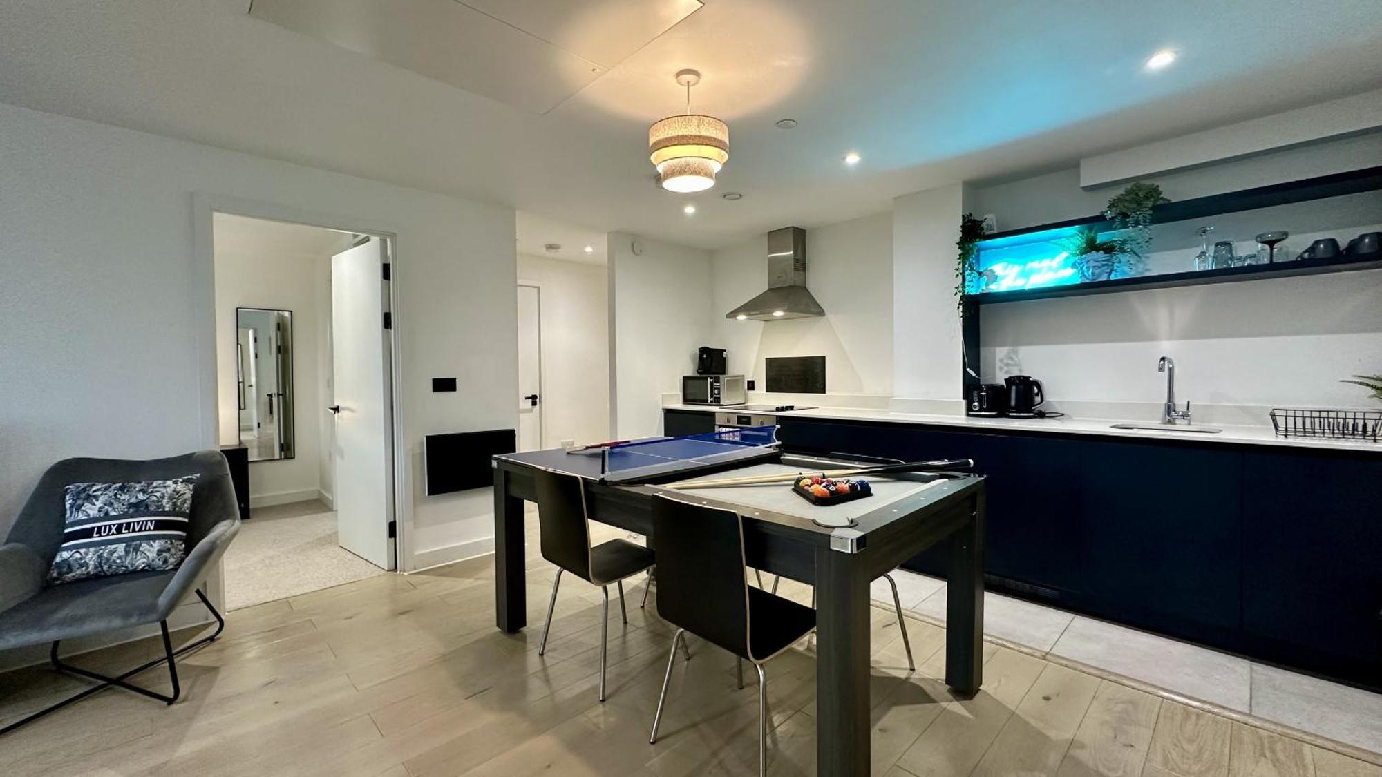 Lux Livin' - Luxury 2 Bed With Sky Garden