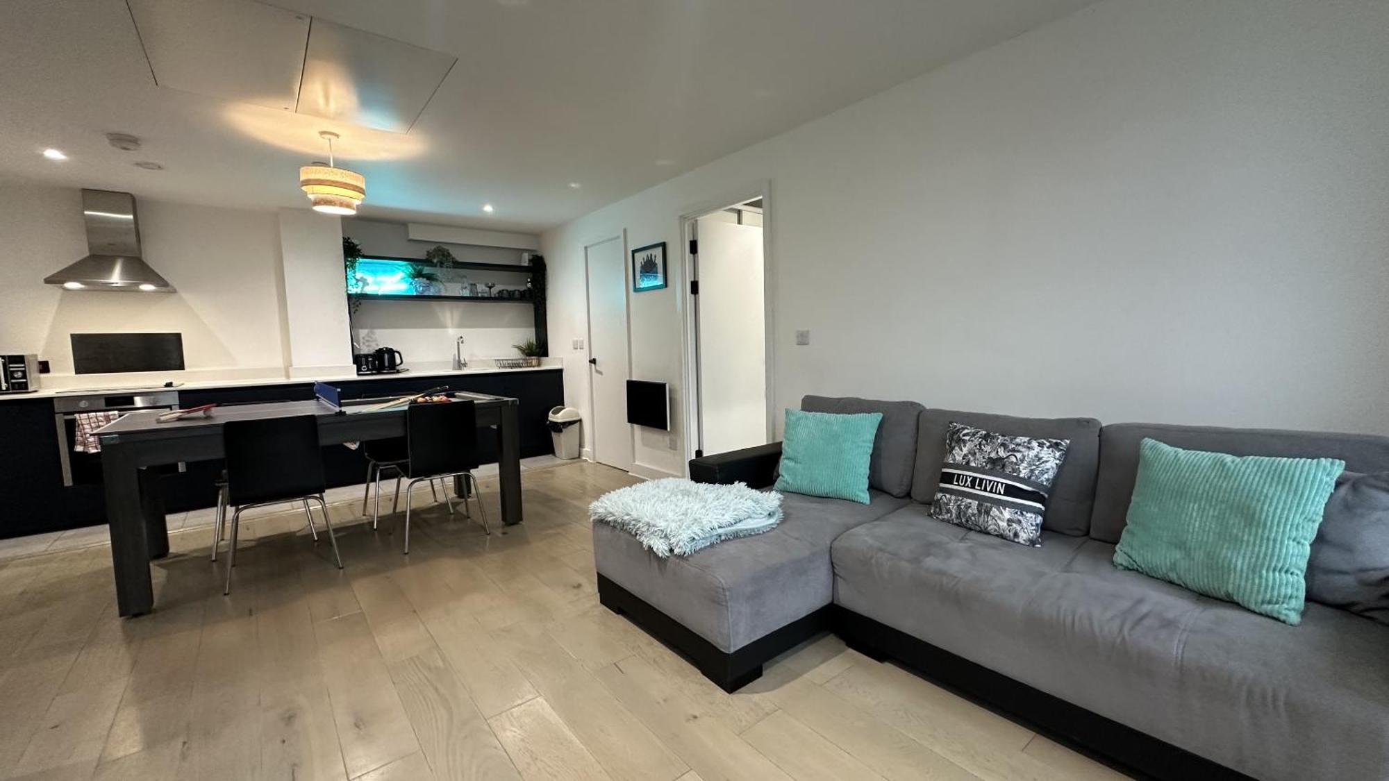 Lux Livin' - Luxury 2 Bed With Sky Garden Manchester