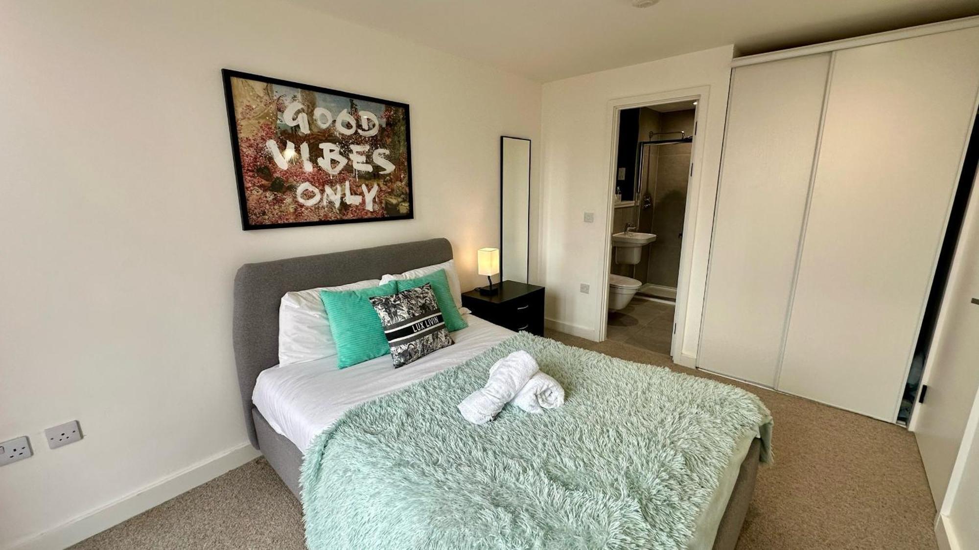 Lux Livin' - Luxury 2 Bed With Sky Garden Appartement
