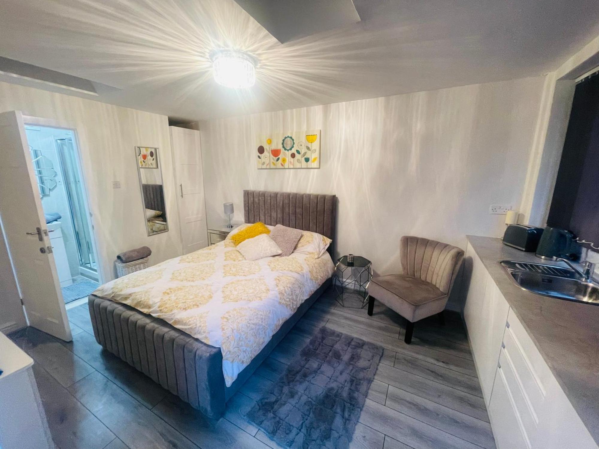 Private Guest House/annexe * Manchester