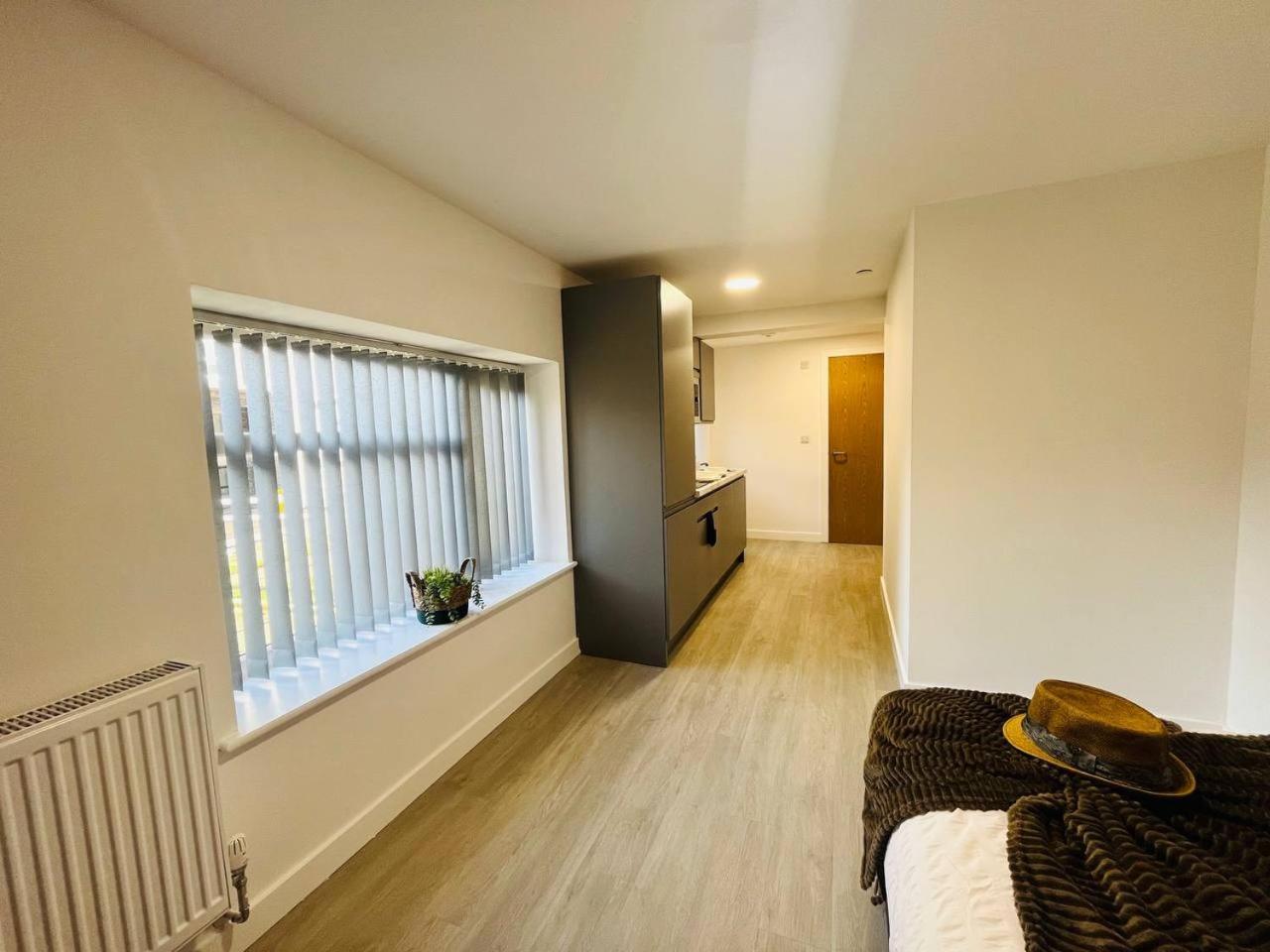 Apartment Chic Hideaway: Modern Studio In Stretford