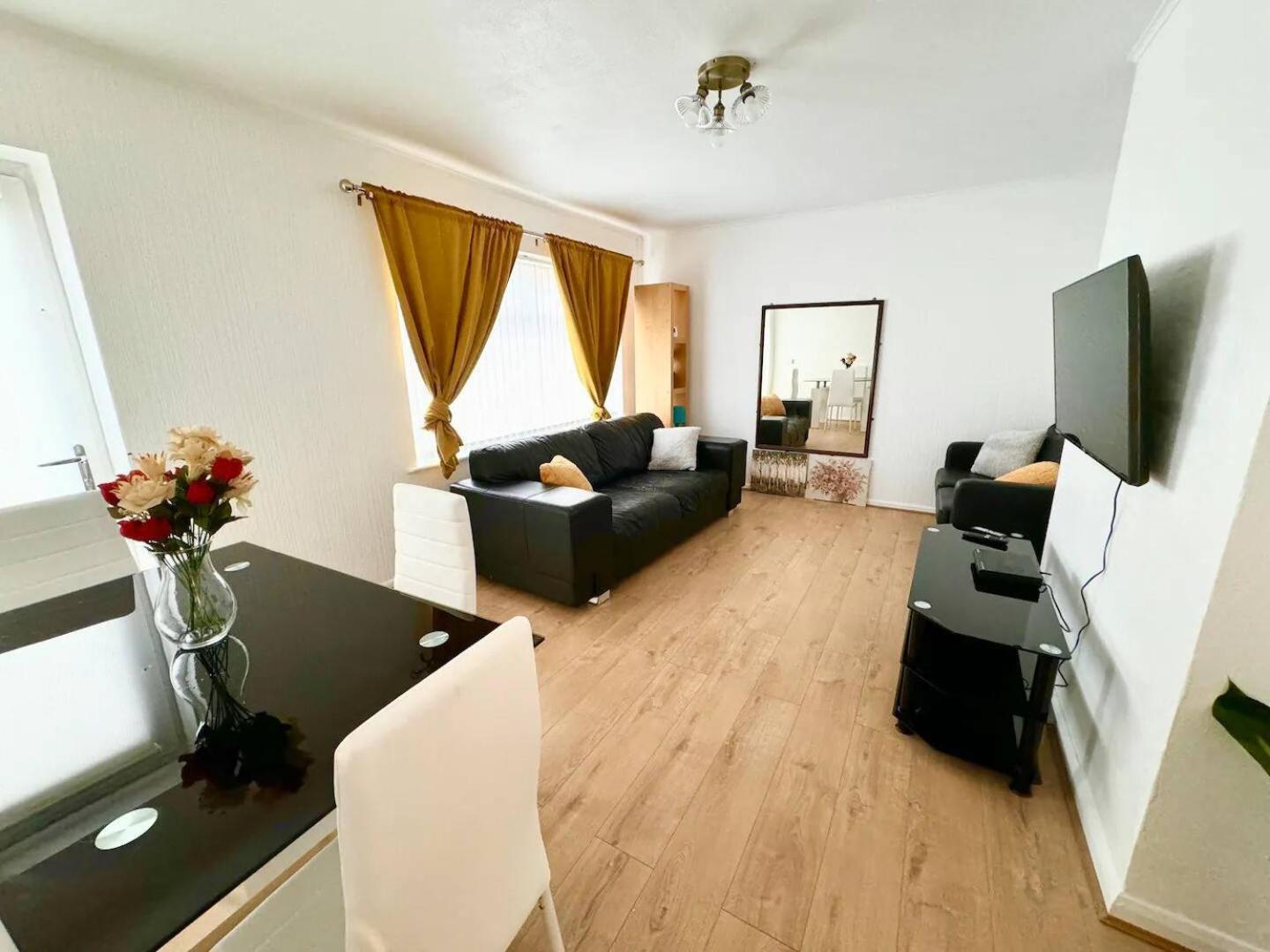 Cosy & Quiet House Close To Etihad And Centre Vakantiehuis
