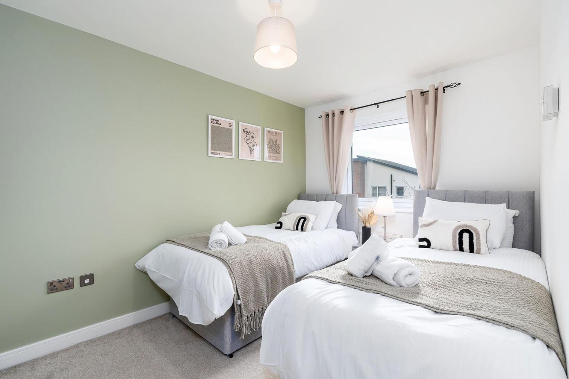 6 Guests - 3 Bedrooms - Free Wi-fi - Holiday home *