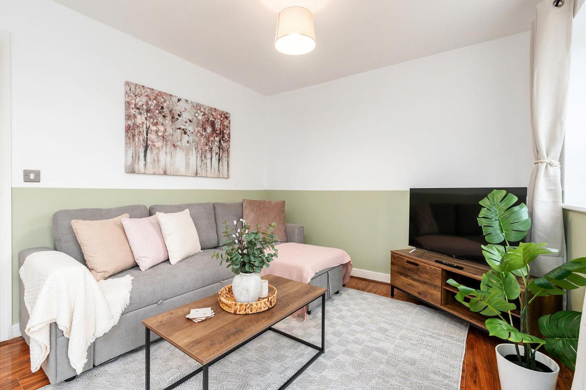 6 Guests - 3 Bedrooms - Free Wi-fi -