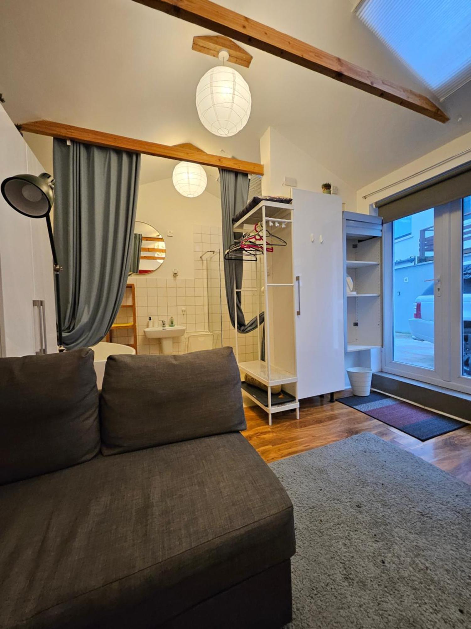 Amazing Open Plan Living Apartment *