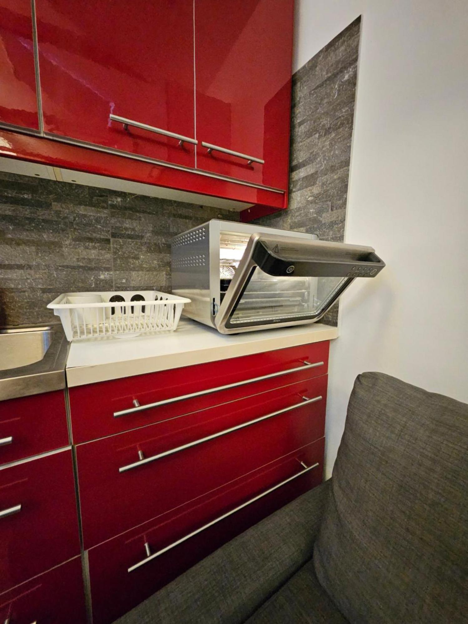 Amazing Open Plan Living Apartment *