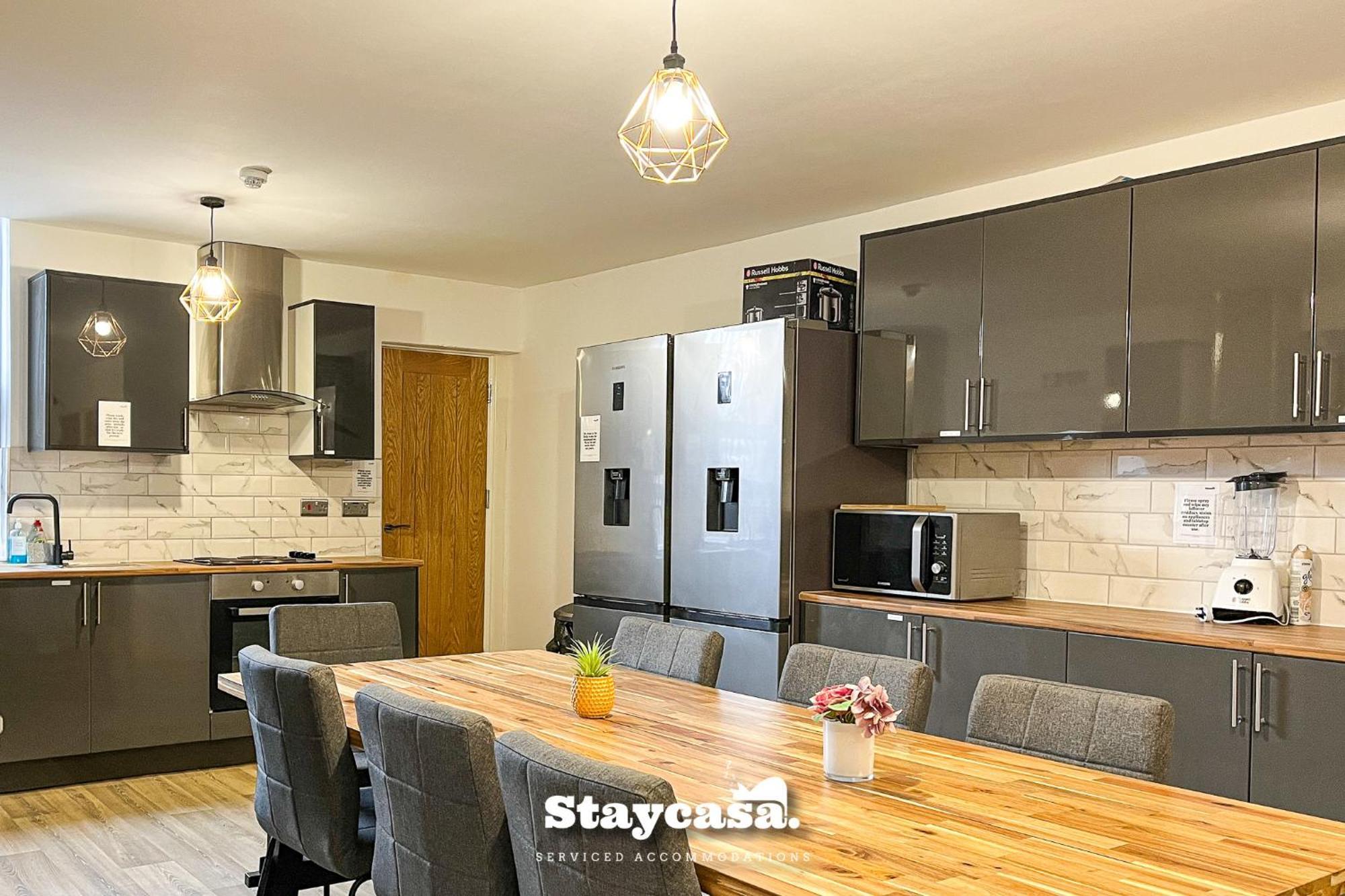 Delightful Spacious Haven With Large Driveway * Manchester