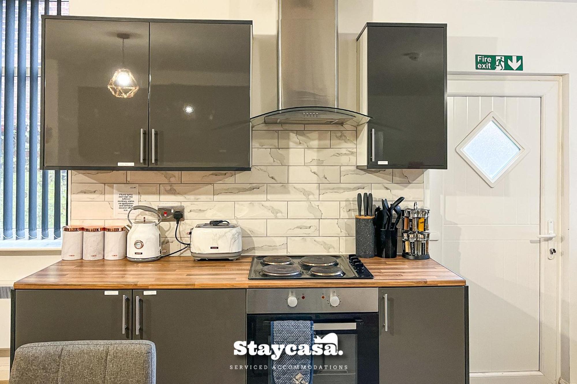 Delightful Spacious Haven With Large Driveway Vakantiehuis Manchester