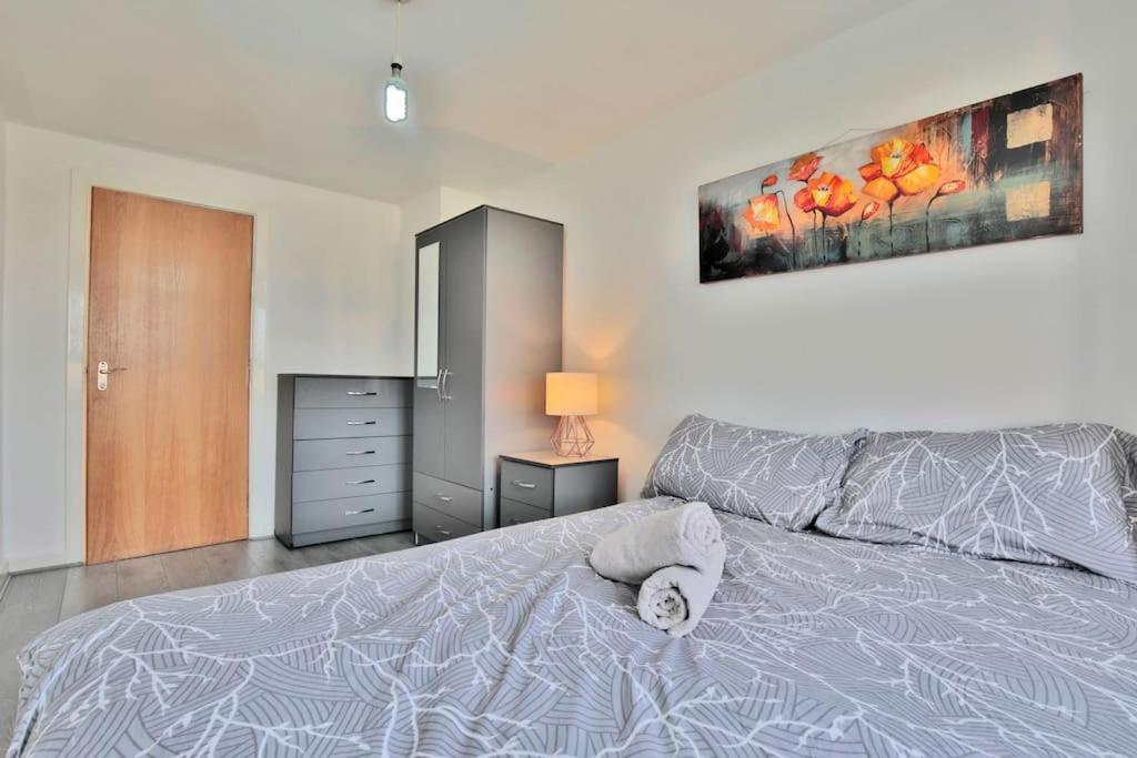 View - Free Parking - Sleeps 6 - Near Centre - By Nmb Manchester