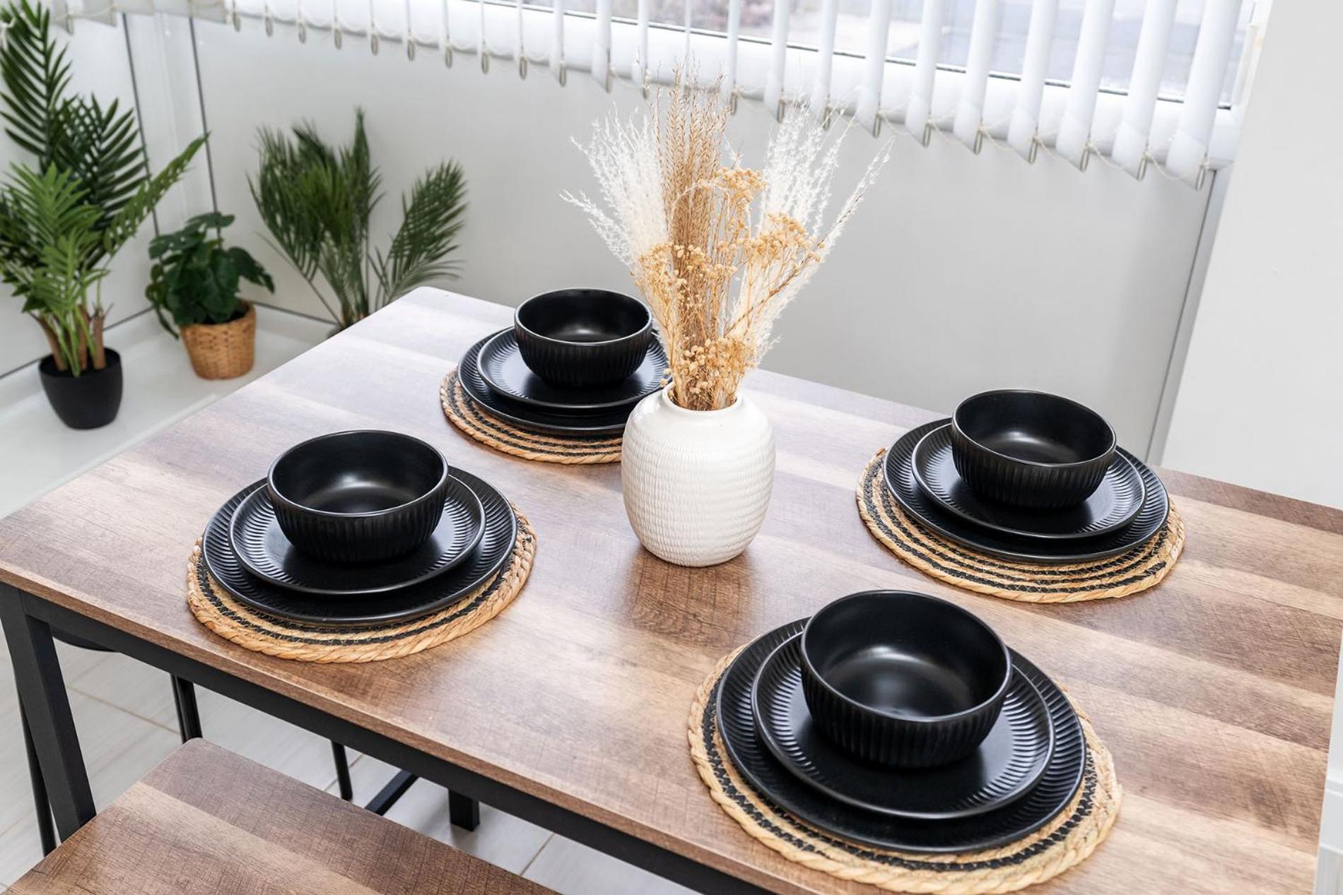 6 Guests - 3 Bedrooms - Free Wi-fi -