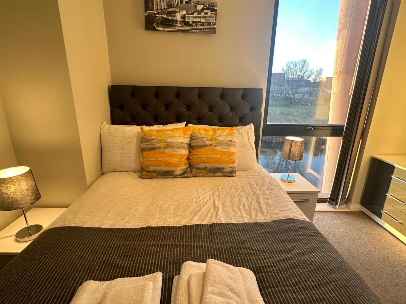 Adelphi Wharf By Beehosting Apartment