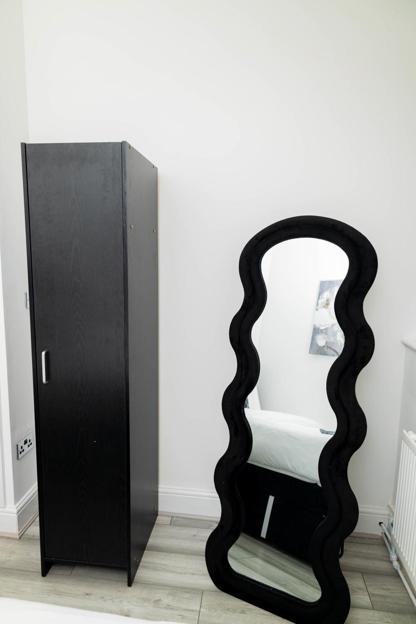Charming 1 Bedroom In The Heart Of Close To Centre And Etihad Stadium Apartment *