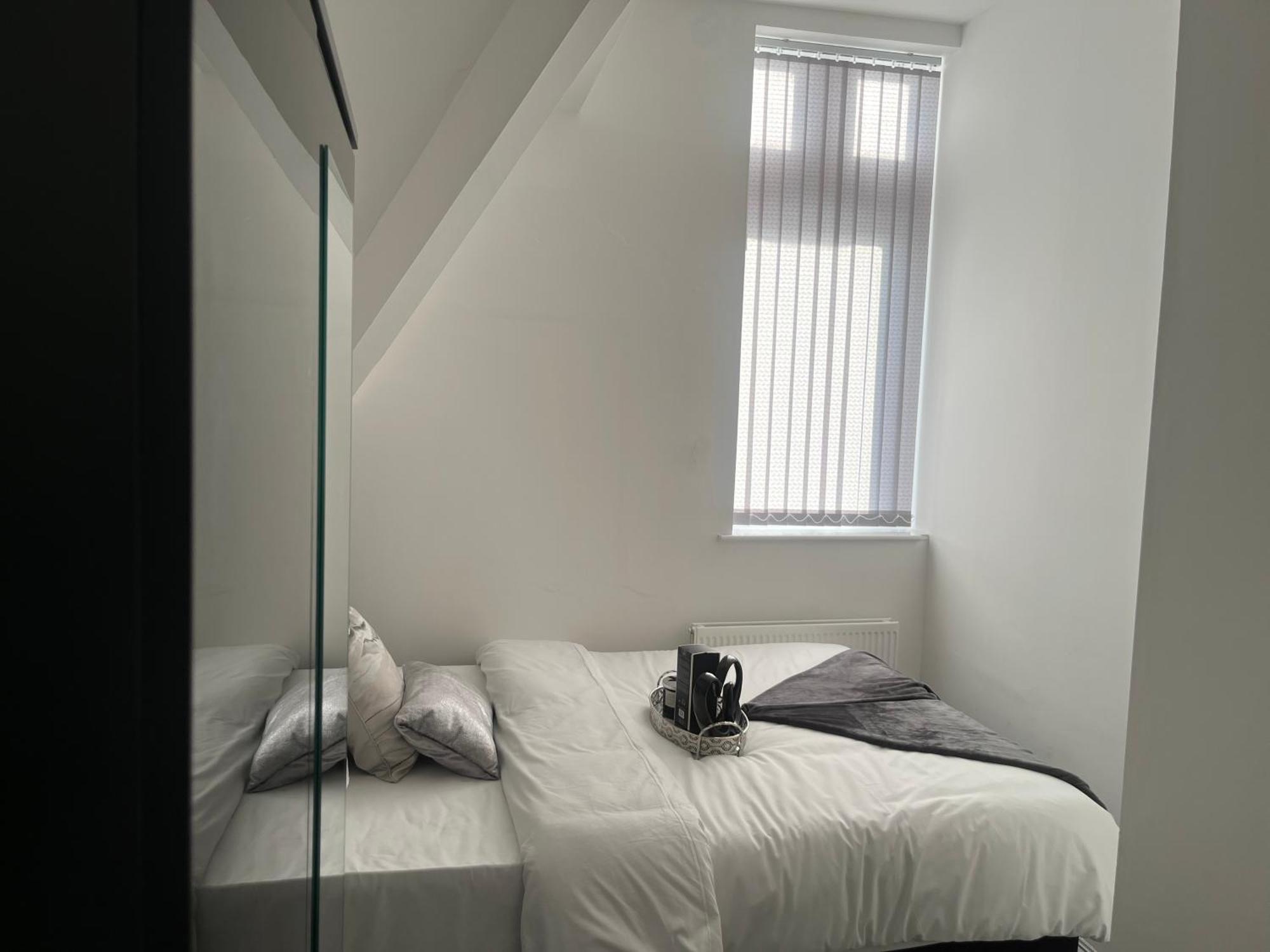 Charming 1 Bedroom In The Heart Of Close To Centre And Etihad Stadium Apartment *