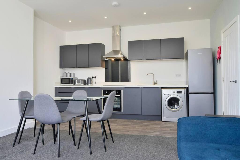 Apartment Free Parking - Beautiful 2-br Flat In Manchester